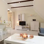 塔尼维兹霍夫酒店 公寓式酒店 3*