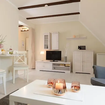 Hotelanlage Tarnewitzer Hof 아파트호텔 3*